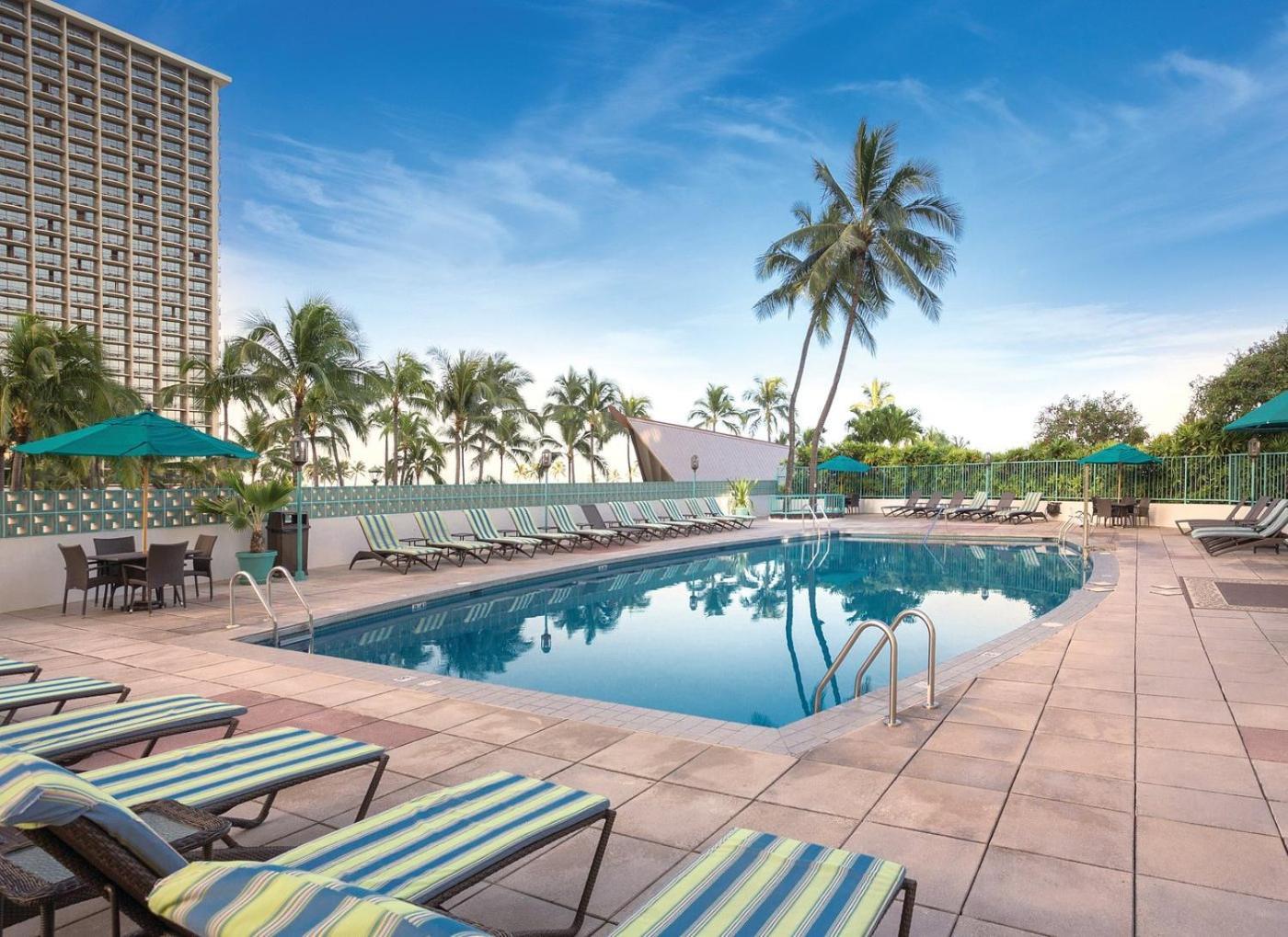 Panoramic Oceanview Resort - Full Kitchen In Each Room, 2 Swimming Pools, Onsite Restaurants, Fireworks Every Friday Honolulu Exterior foto